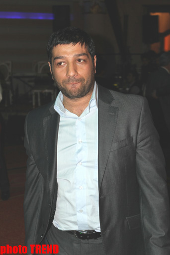 Emil Bədəlov ilin toyunu çaldırdı (FOTO)